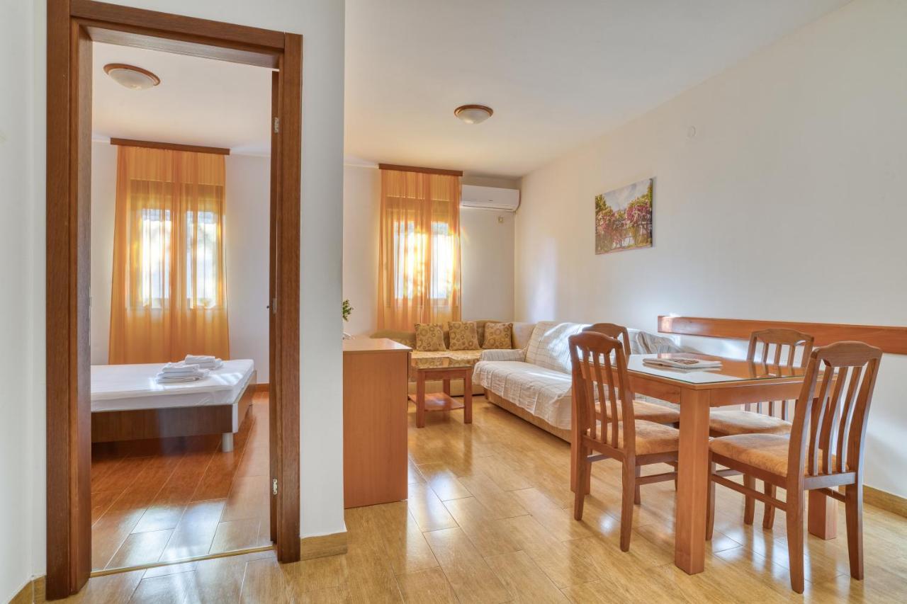 Garni Hotel Milica Herceg Novi Exteriör bild