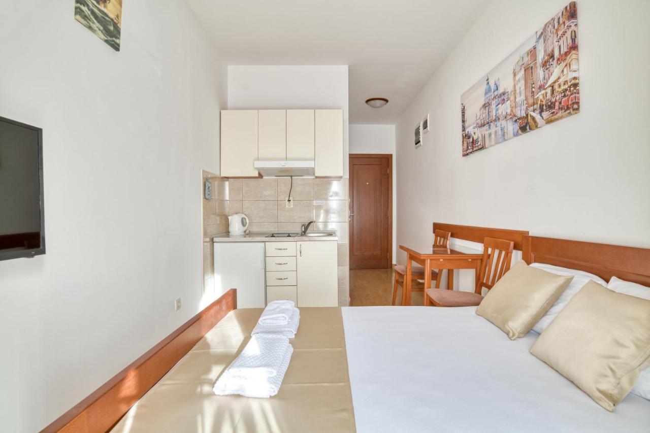 Garni Hotel Milica Herceg Novi Exteriör bild