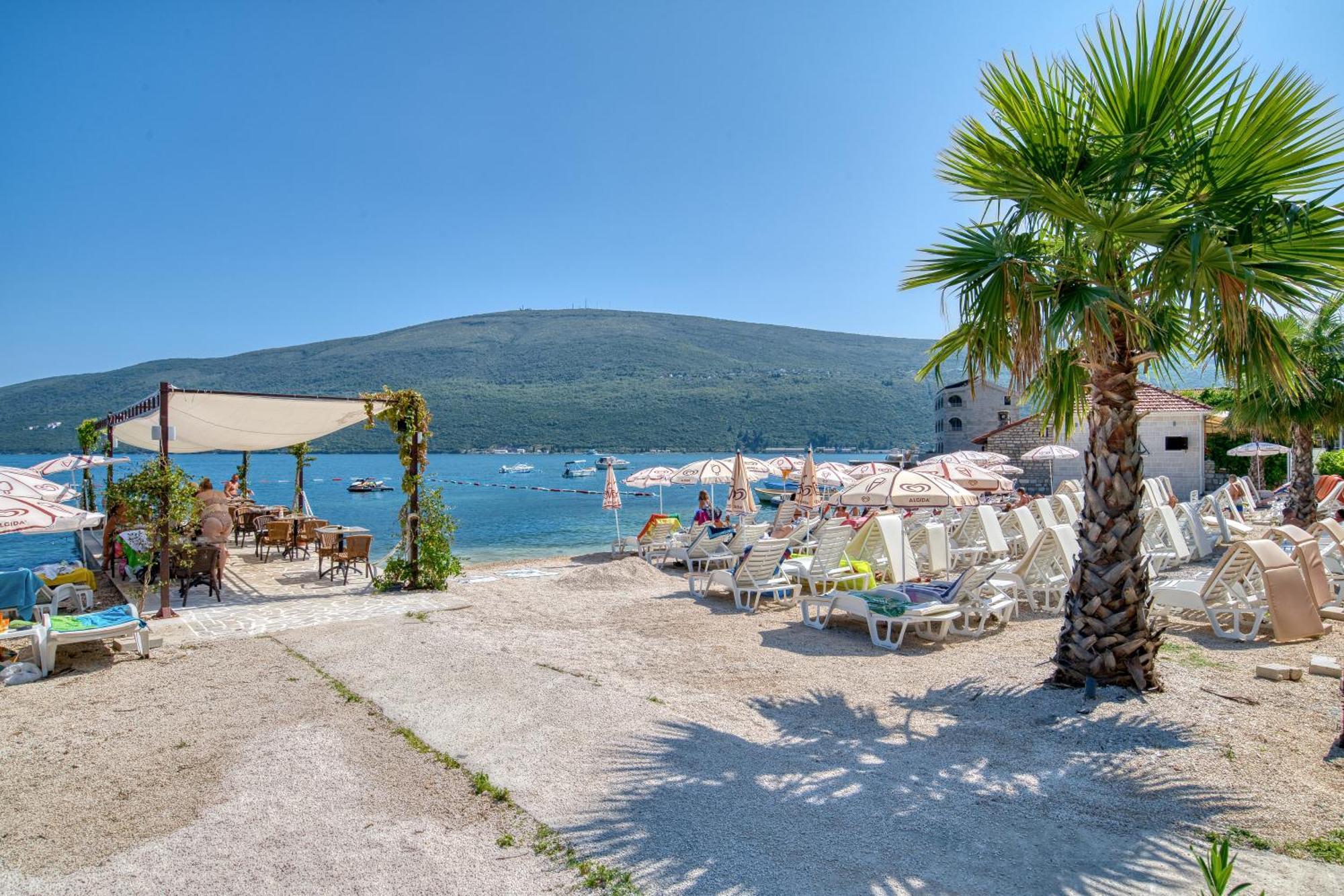 Garni Hotel Milica Herceg Novi Exteriör bild
