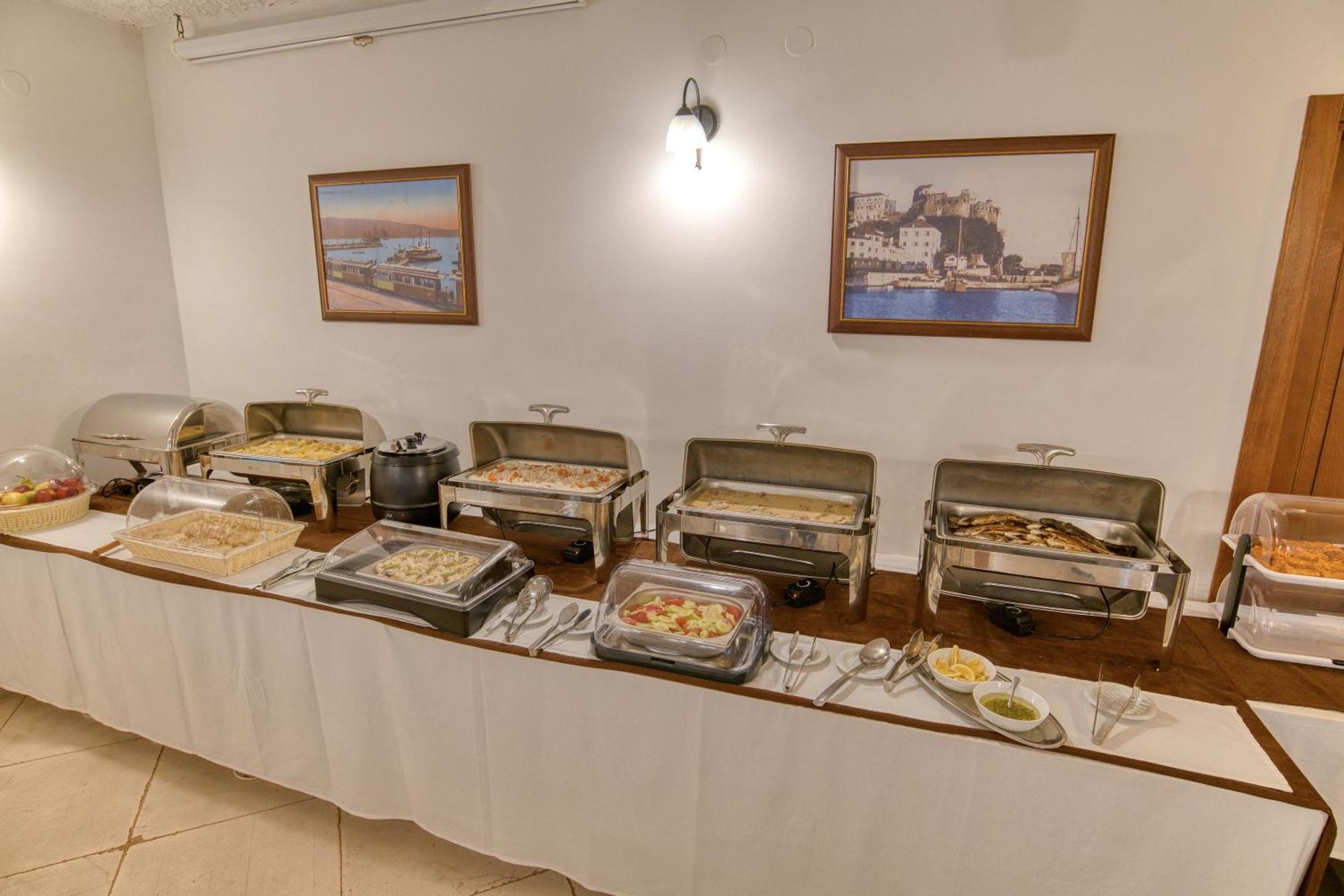 Garni Hotel Milica Herceg Novi Exteriör bild