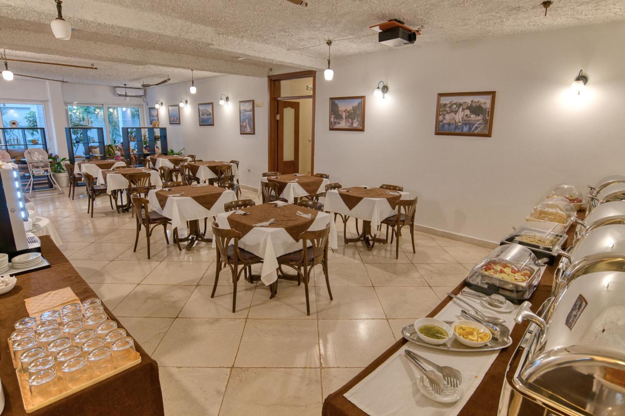 Garni Hotel Milica Herceg Novi Exteriör bild