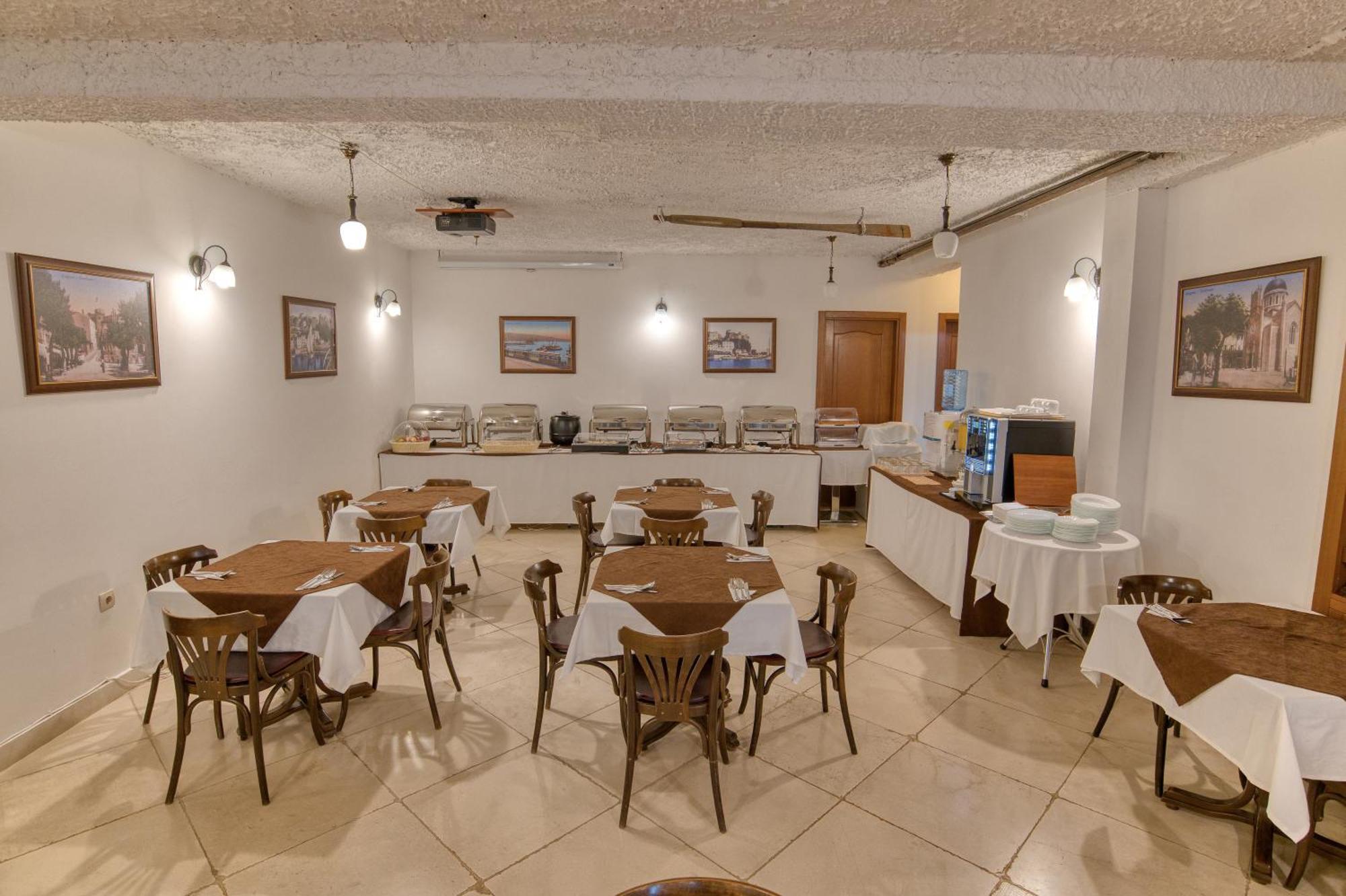 Garni Hotel Milica Herceg Novi Exteriör bild