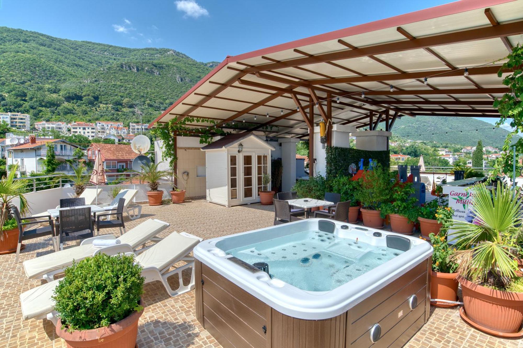 Garni Hotel Milica Herceg Novi Exteriör bild