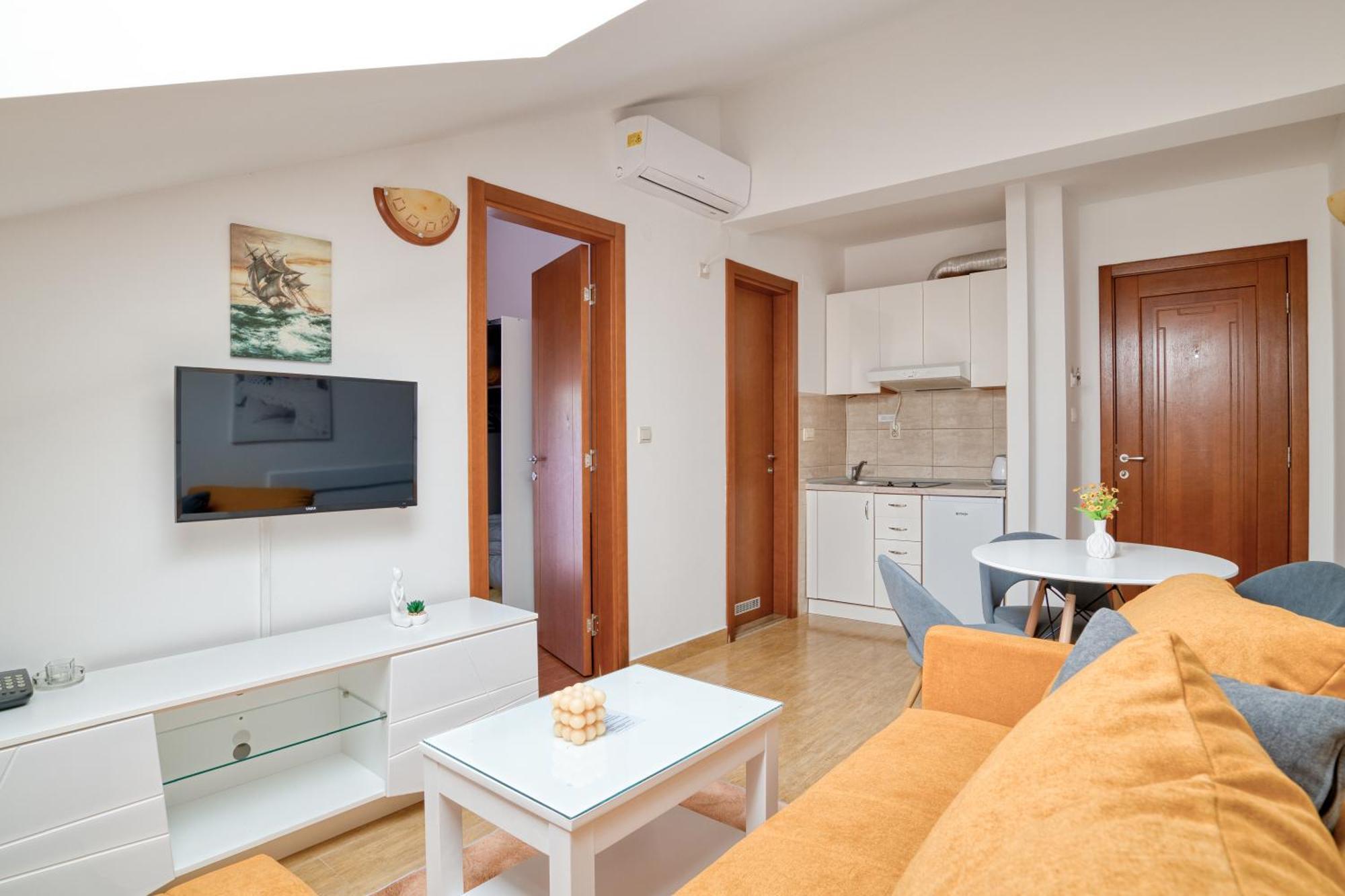 Garni Hotel Milica Herceg Novi Exteriör bild