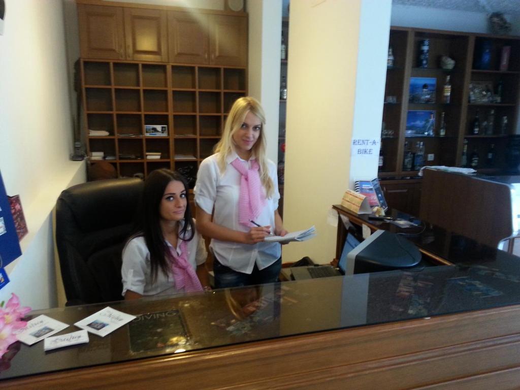 Garni Hotel Milica Herceg Novi Exteriör bild